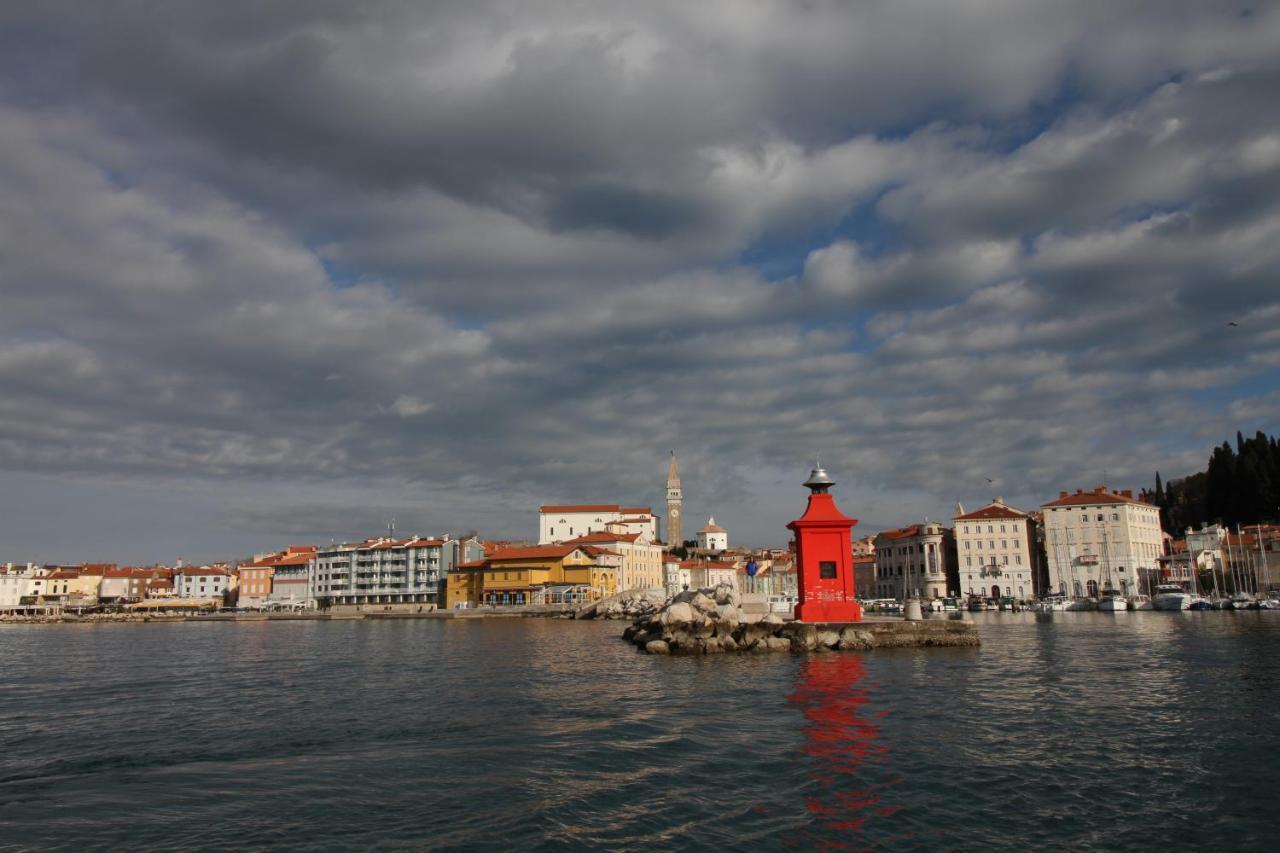 Sal & Mar Piran